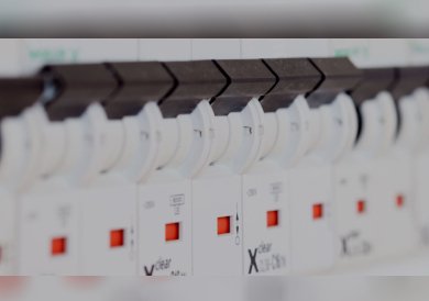 a photo of an electrical circuit board