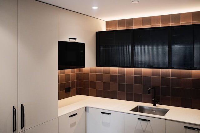 Light socket installs kitchen Light socket installs kitchen
